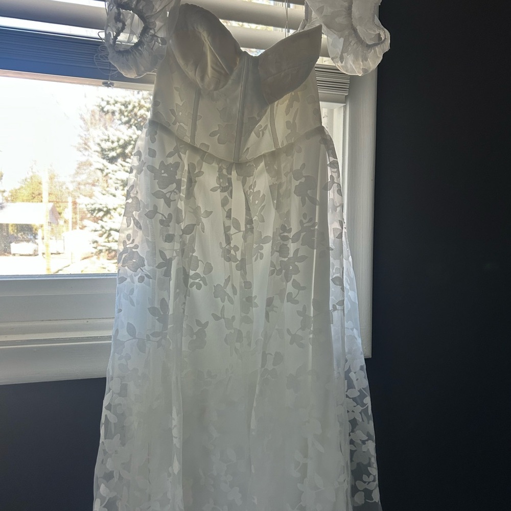 Lulu's White Dress